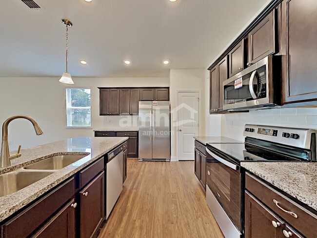 Photo - 105 Moultrie Crossing Ln