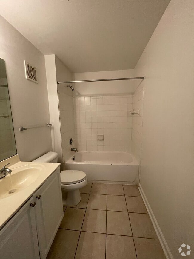 Building Photo - 16-1611 Summers Unit 16-1611 - A Rental