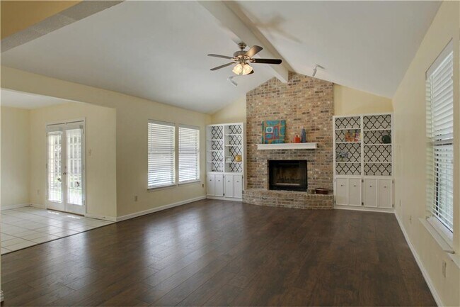 Photo - 2105 Oxford Blvd