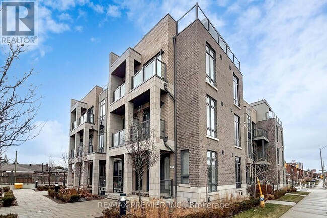 Photo - 721 Lawrence Ave W