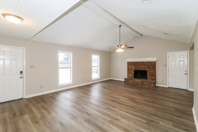 Photo - 3925 Birchshade Cove