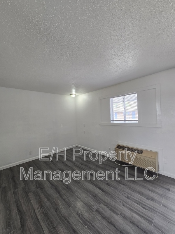 Photo - 1924 S Broadway Unit Apt 31