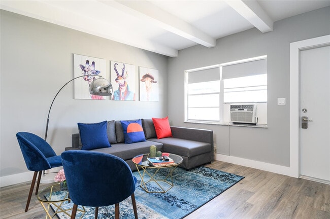 Photo - 1020 N Victoria Park Rd Unit 24