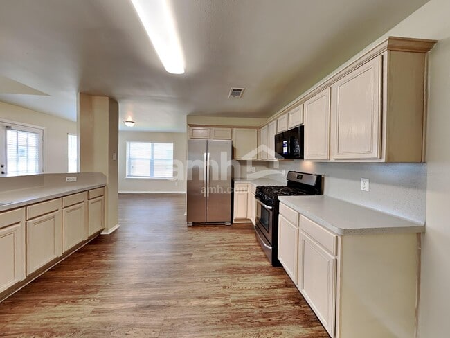 Photo - 4706 Buescher Ct