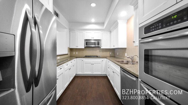 Photo - 1050 S Holt Ave Unidad 203