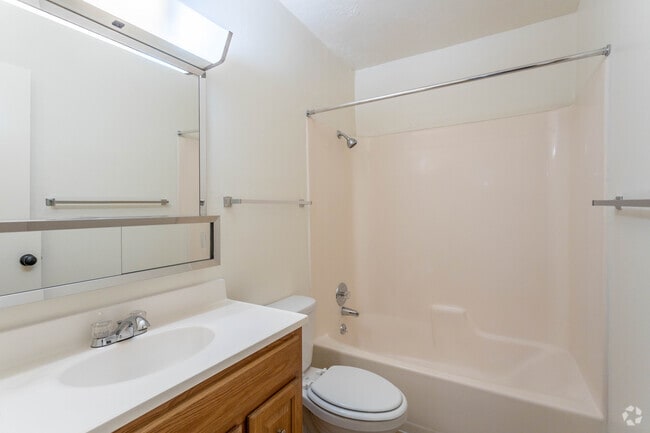 1 BR, 1 BA - 650 SF