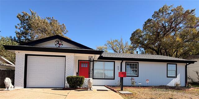 Building Photo - 605 N Davis Dr