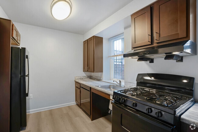 2BR, 1BA - 730SF