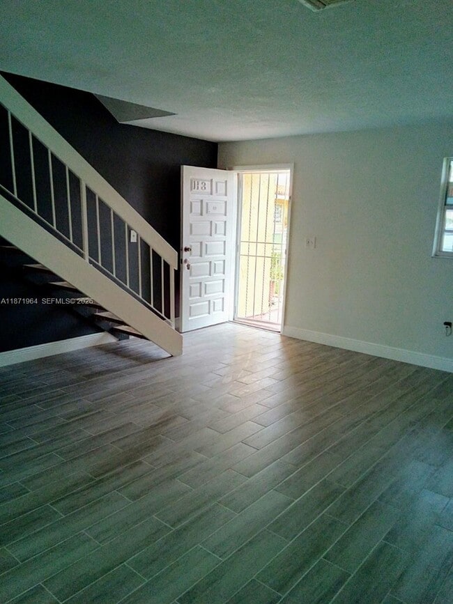 Photo - 550 SW 115th Ave