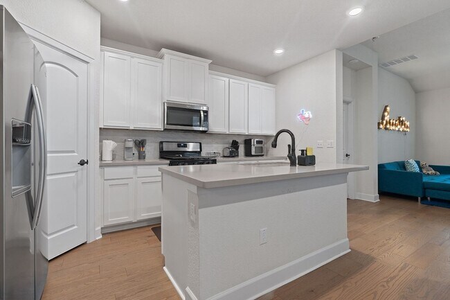 Photo - 6113 Dumfries Ln
