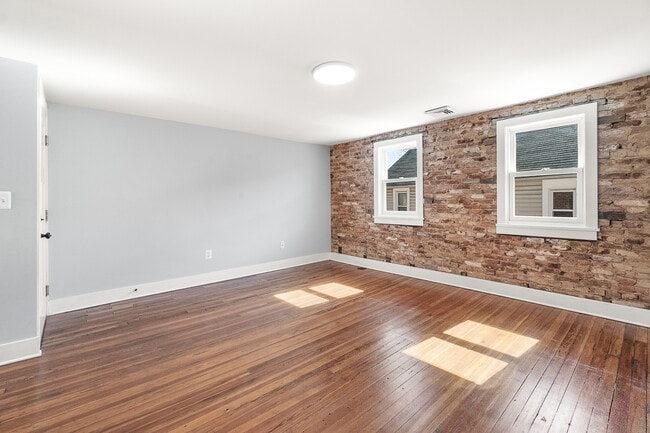 Photo - 200 W 5th St Unit C