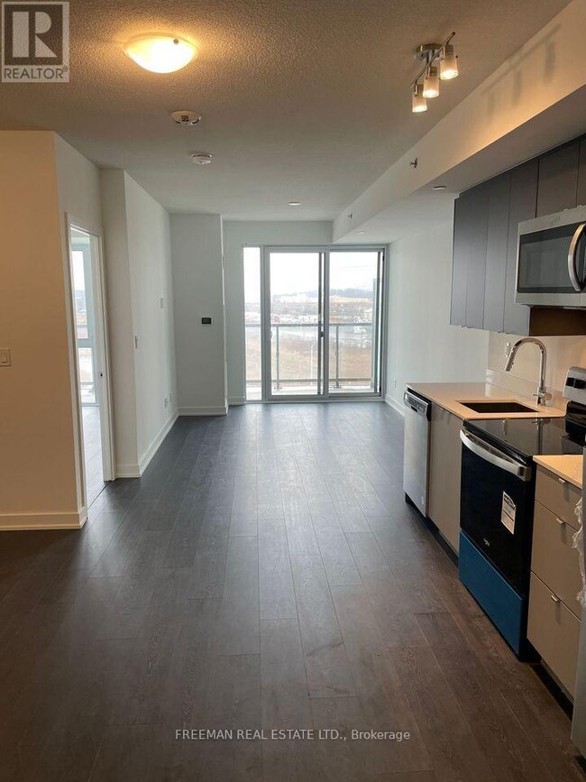 Photo - 3200 Dakota Cmn Unité B608