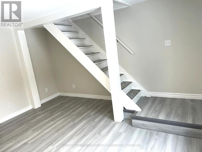 Photo - 150 Tamblyn Rd