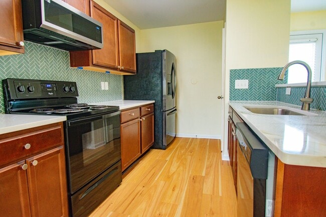 Photo - 4 Bedroom 3 Bathroom Home- Pets Okay!