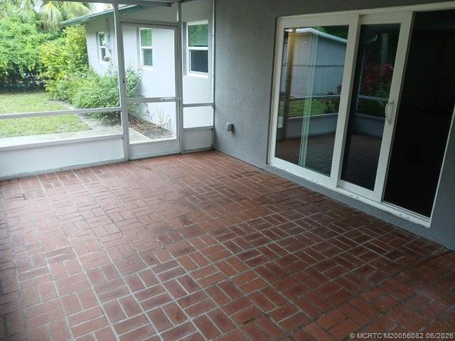 Photo - 709 SE Alamanda Way