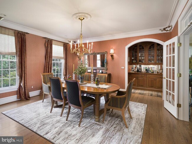 Photo - 805 Montparnasse Pl