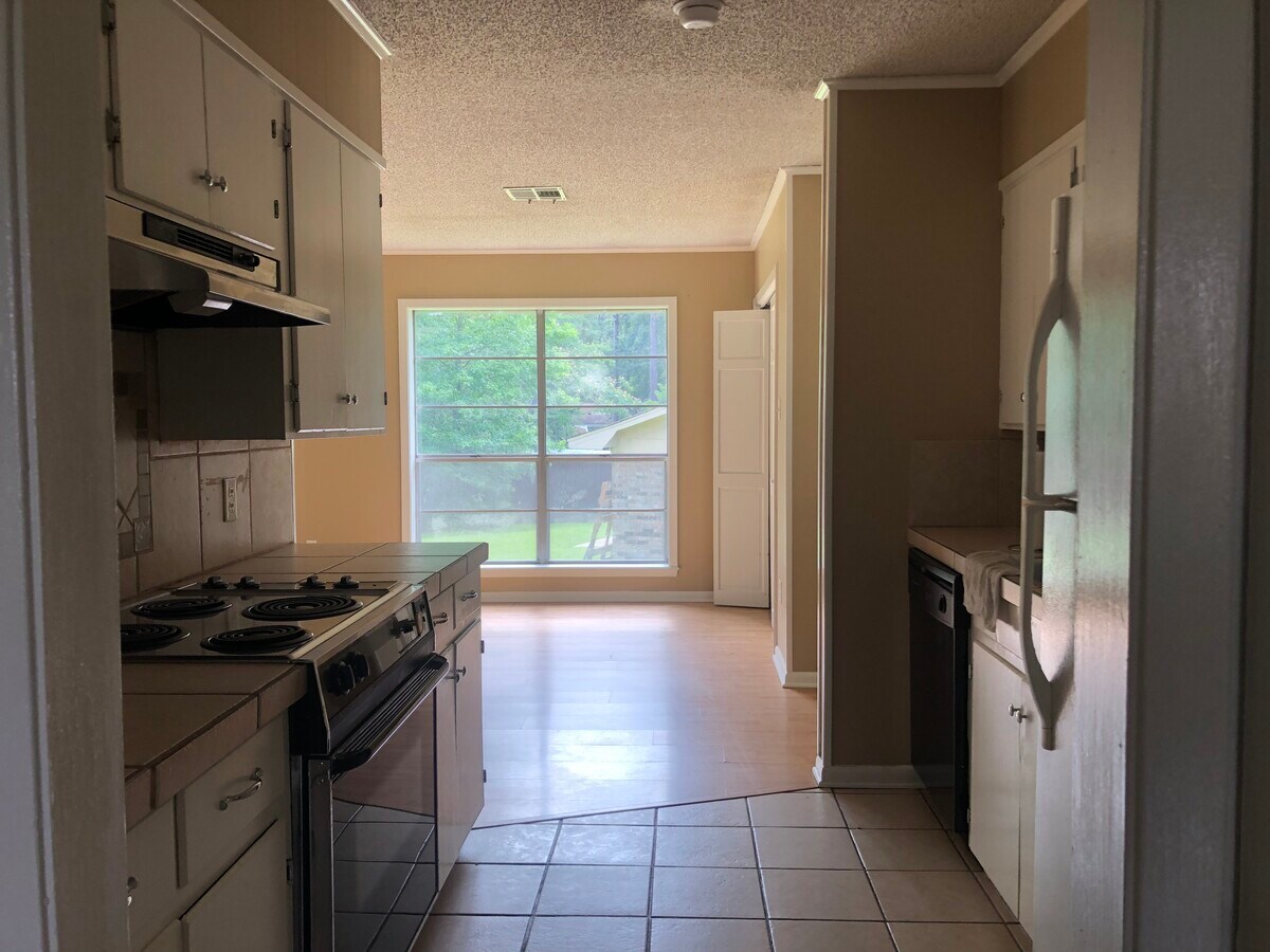 Photo - 3305 Arthur Dr