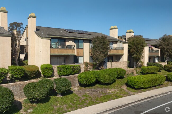 7780 Parkway Dr - Parkway Manor