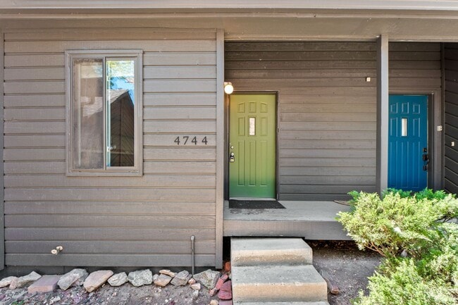 Photo - 3BD, 2.5 Boulder Townhome with 1-Car Garage