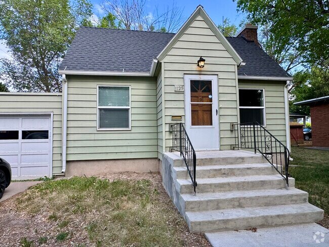 Building Photo - 1125 E Benton St Rental