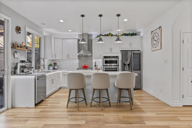 Photo - Spacious Detached Home in the Basking Ridge Community
