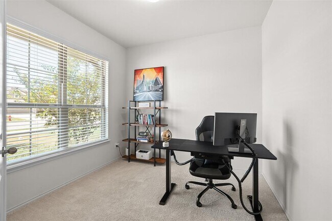 Photo - 211 Brookside St