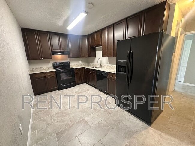 Photo - 435 Eaton St