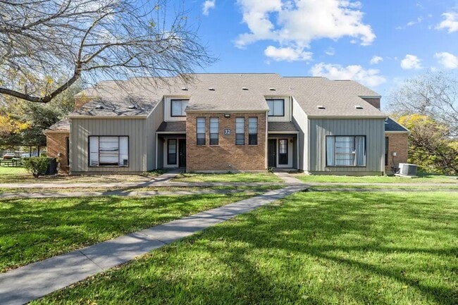 Building Photo - 13031 Pk Xing Dr Unit 3104 Rental