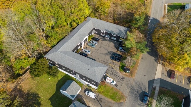 80 Hillside Ave
