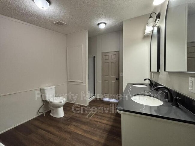 Photo - 102 Tifton Ct