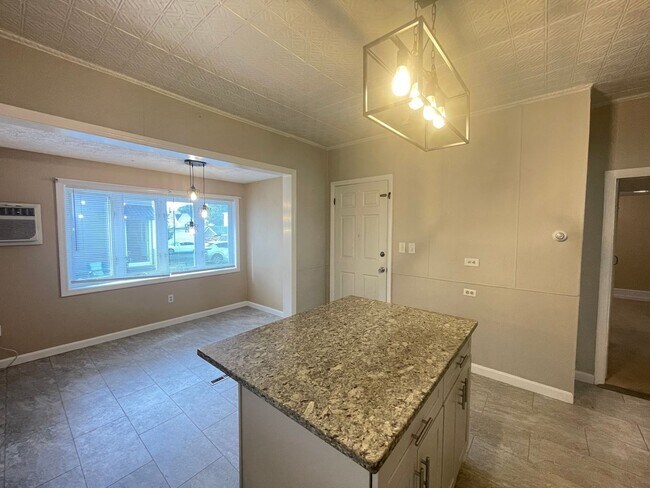 636 Summer St Unit 2