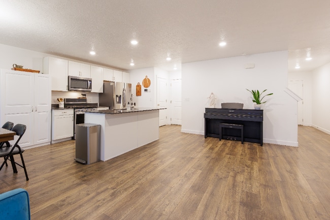 Photo - 1859 S 410 W