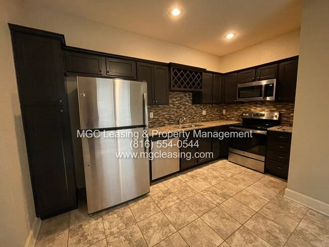 Photo - Eagle Creek Townhomes — Freshly Updated & Move-In Ready