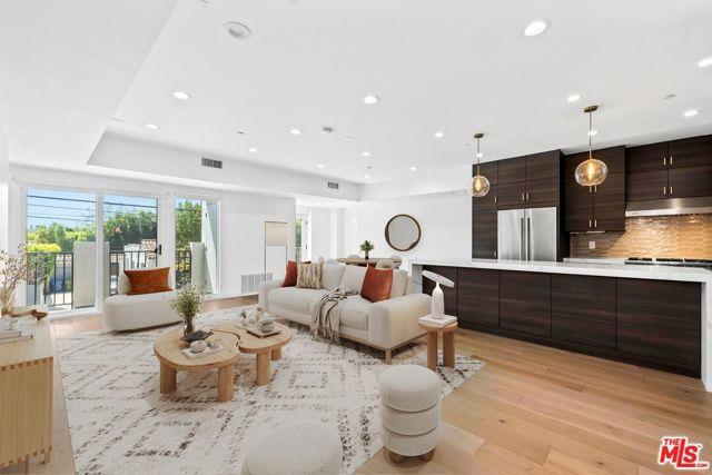 Photo - 7365 Waring Ave