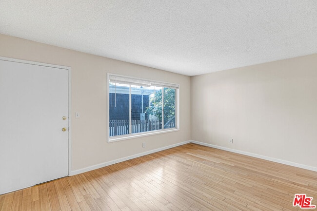 Photo - 2435 2nd St Unit 2