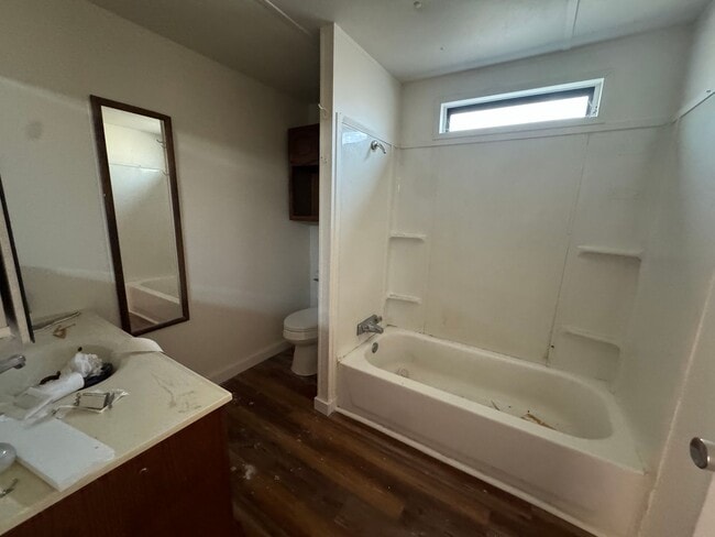 Photo - Winston 2 bedroom with large shop