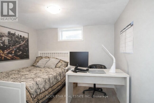 Photo - 17 Ridgeview Ave