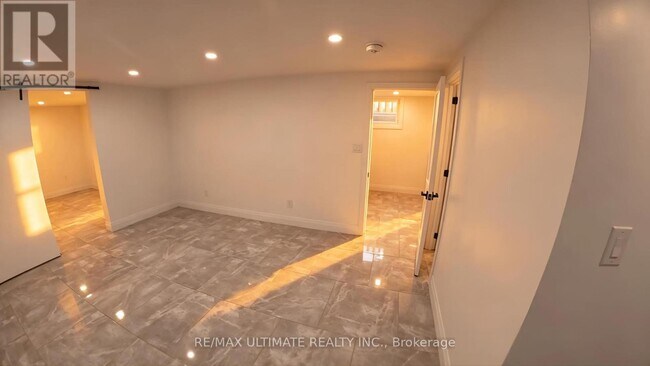 Photo - 610 Cartier Ave