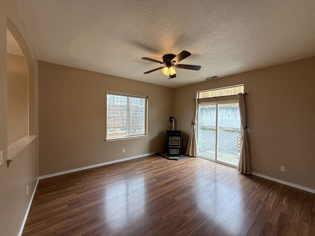 Photo - 1631 S 59th St