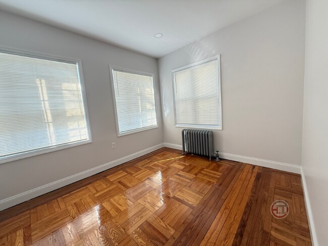 Photo - 1644 Williamsbridge Rd