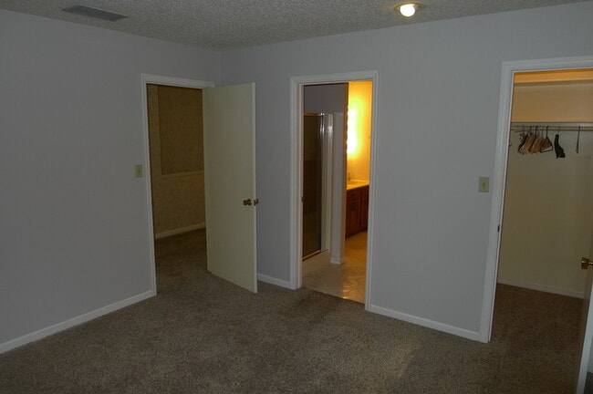 Photo - 3 Lyndhurst Village Ct