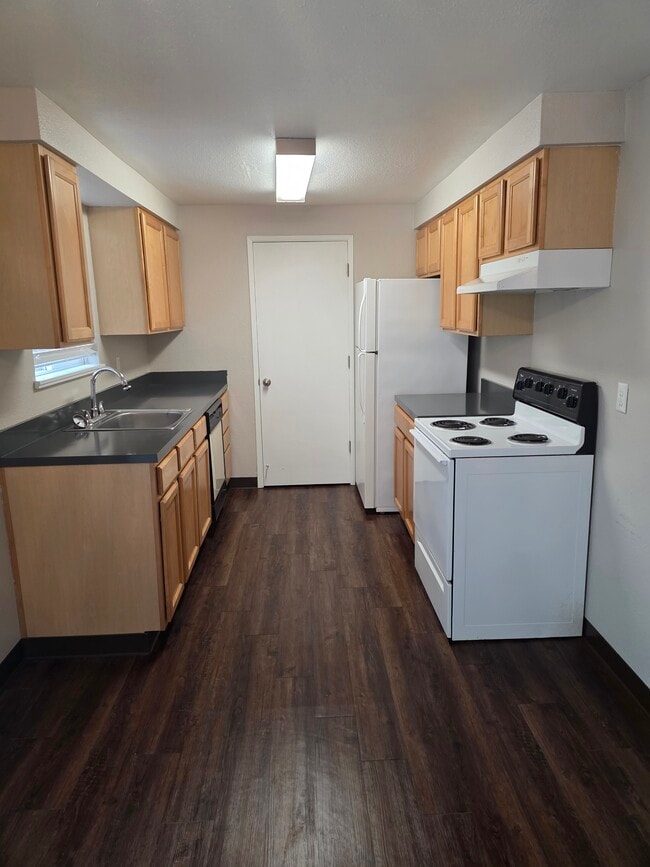 Photo - West End Apartments