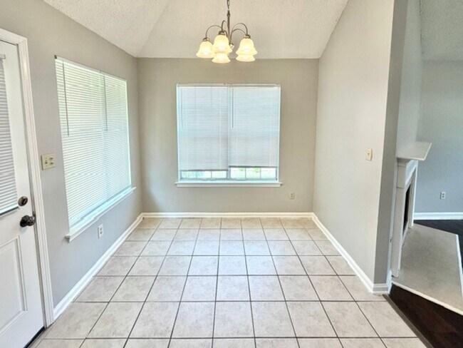 Photo - BradyHillDr7069 Unit 1