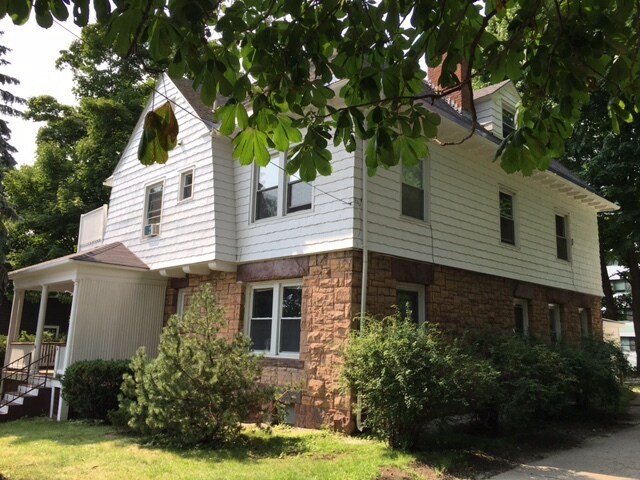 16 Adams St Unit 2