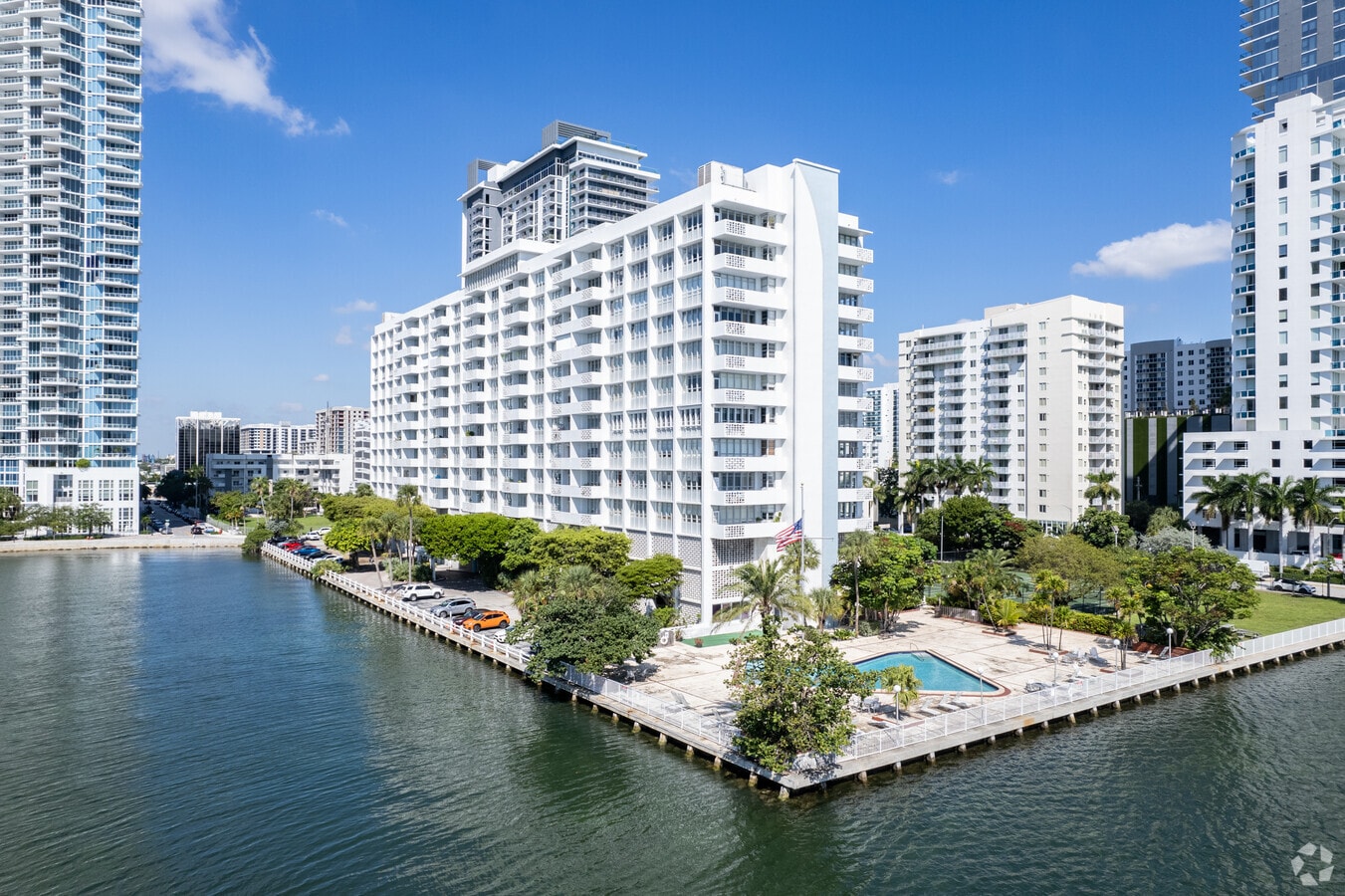 Photo - Biscayne 21 Apartments