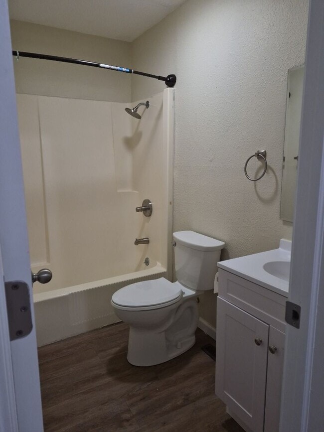 Building Photo - SEMO - 4 Plex Unit 2