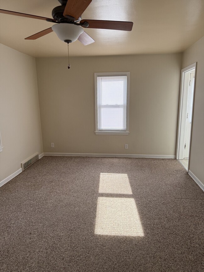 Photo - 703 Skyline Dr