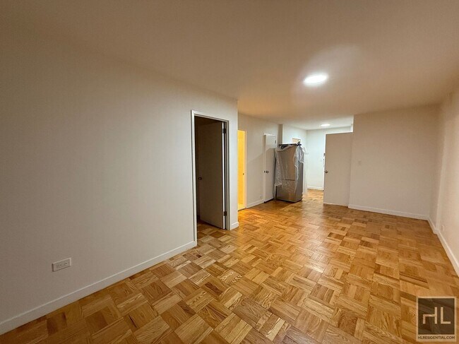 Photo - Fourth Avenue Unidad 12J