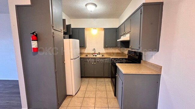 Photo - 703 NE 26th St Unit 4