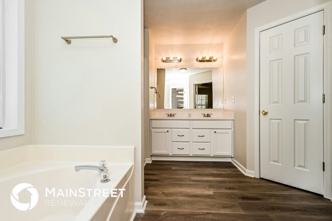 Photo - 520 Hilly Ct